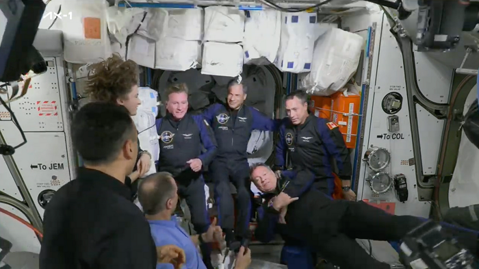 اولین گروه گردشگران به ایستگاه بین‌المللی فضایی رسیدند