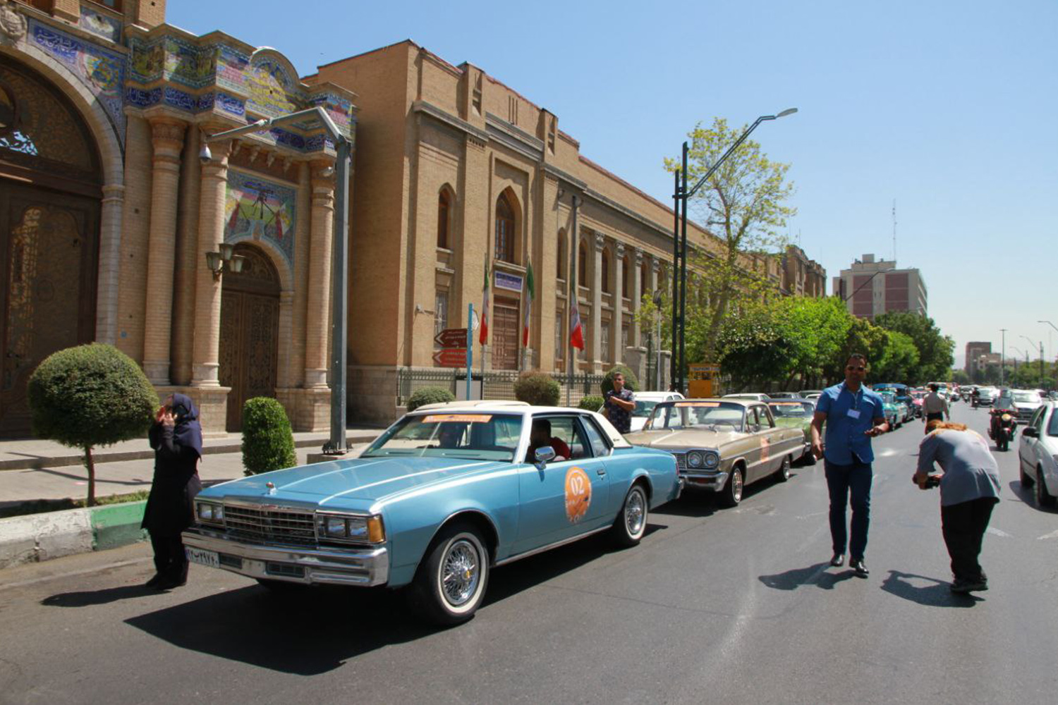 رژه خودروهای قدیمی در بافت تاریخی تهران