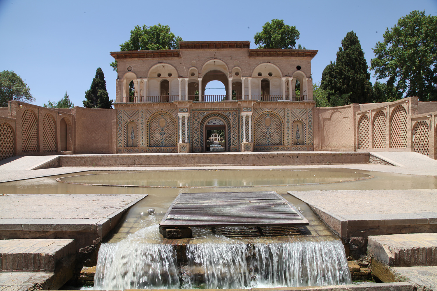 باغ شاهزاده ماهان، قطعه از بهشت در کویر کرمان