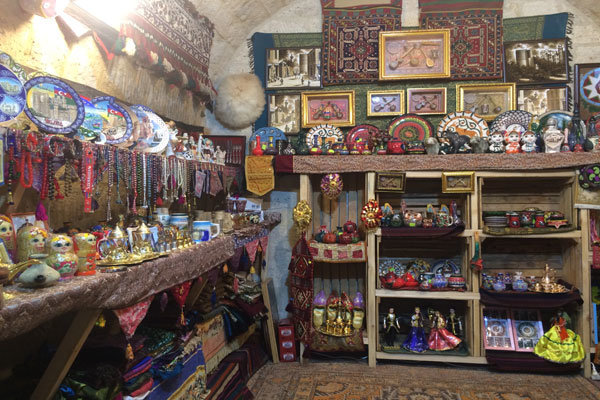 فروشگاه‌های صنایع‌دستی در شهرستان‌های آذربایجان غربی راه‌اندازی شود