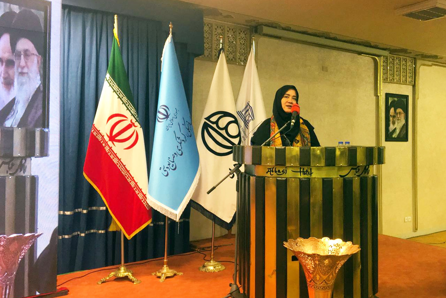 تنومندترین درخت صنایع‌دستی ایران در اصفهان به بار نشسته است