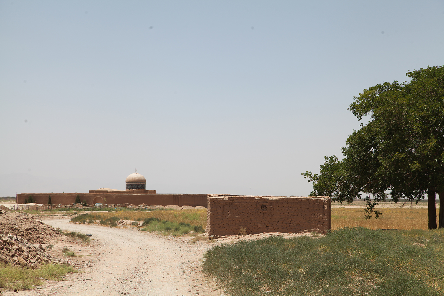 آرامگاه شیخ عبدالسلام، بقعه‌ای ساده از سده هشتم در روستای لنگر کرمان