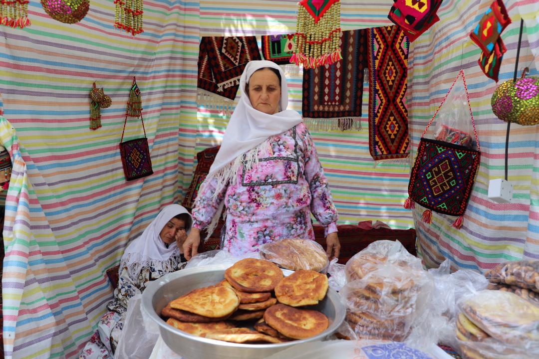 برگزاری نمایشگاه صنایع‌دستی و سوغات، محصولات کشاورزی در روستای ولیدر