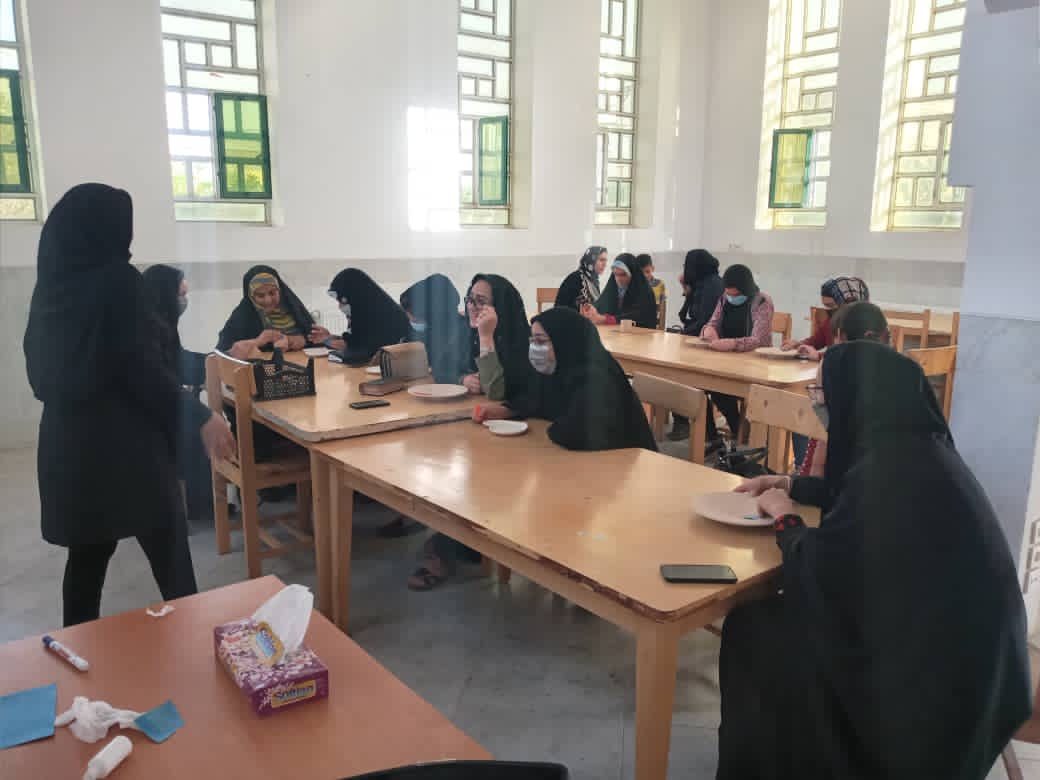 برگزاری 8 دوره آموزش صنایع‌دستی در مهریز