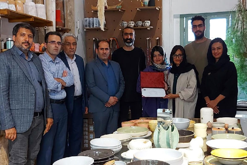 صدور اولین پروانه فعالیت فروشگاهی صنایع‌دستی در اصفهان