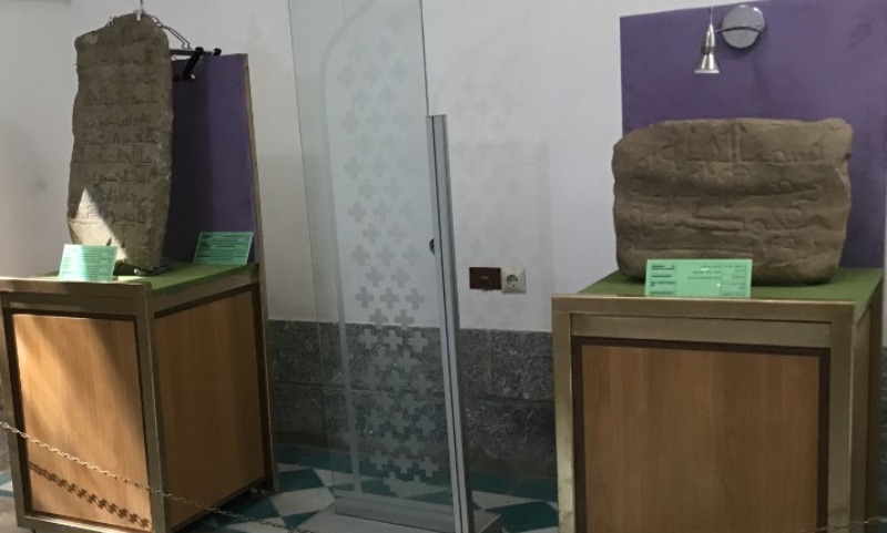 رونمایی از قدیمی‌ترین سنگ قبر کوفی کشور متعلق به قرون صدر اسلام در شهرکرد