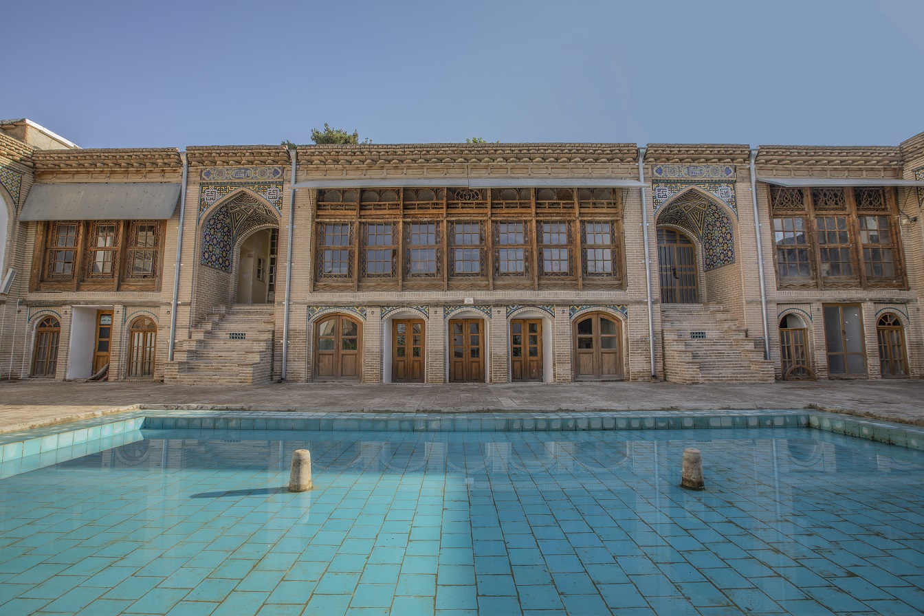 خانه افتخارالاسلام طباطبایی به‌جامانده از دوره قاجار