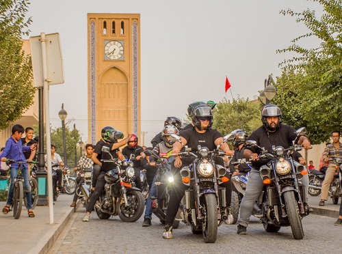 رژه خوروهای کلاسیک و موتور سنگین در بافت تاریخی یزد