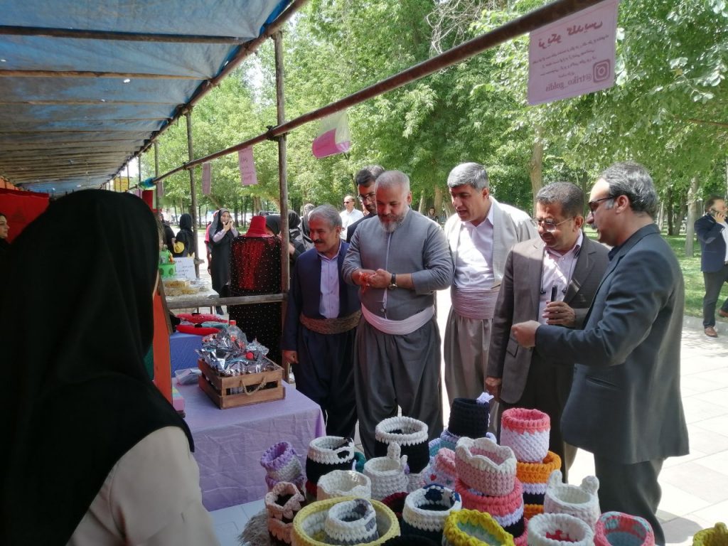 برپایی نمایشگاه صنایع‌دستی بانوان کارآفرین در سقز