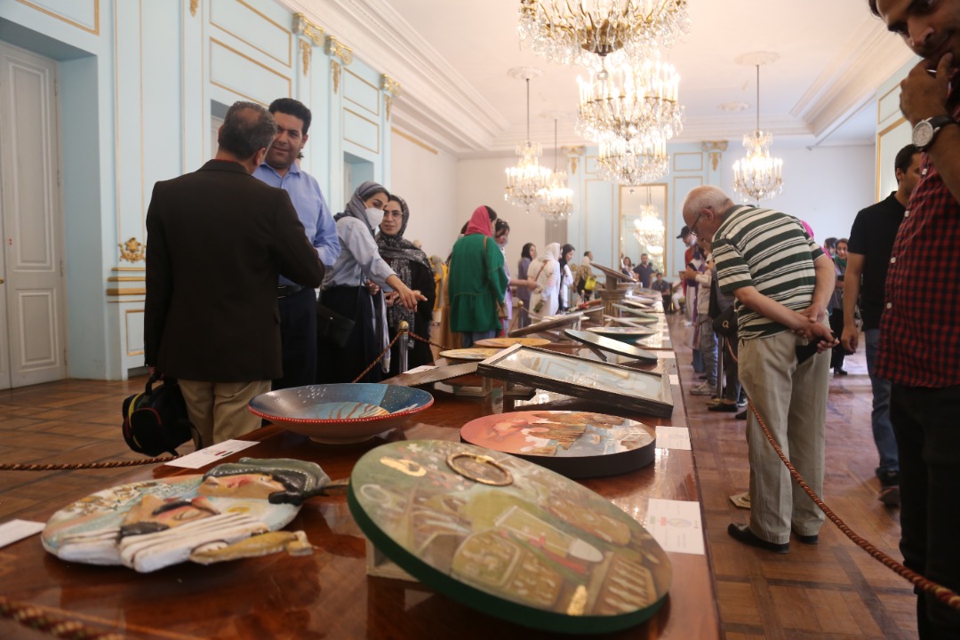 افتتاح نمایشگاه «بارش بشقاب پرنده‌ها» در کاخ نیاوران