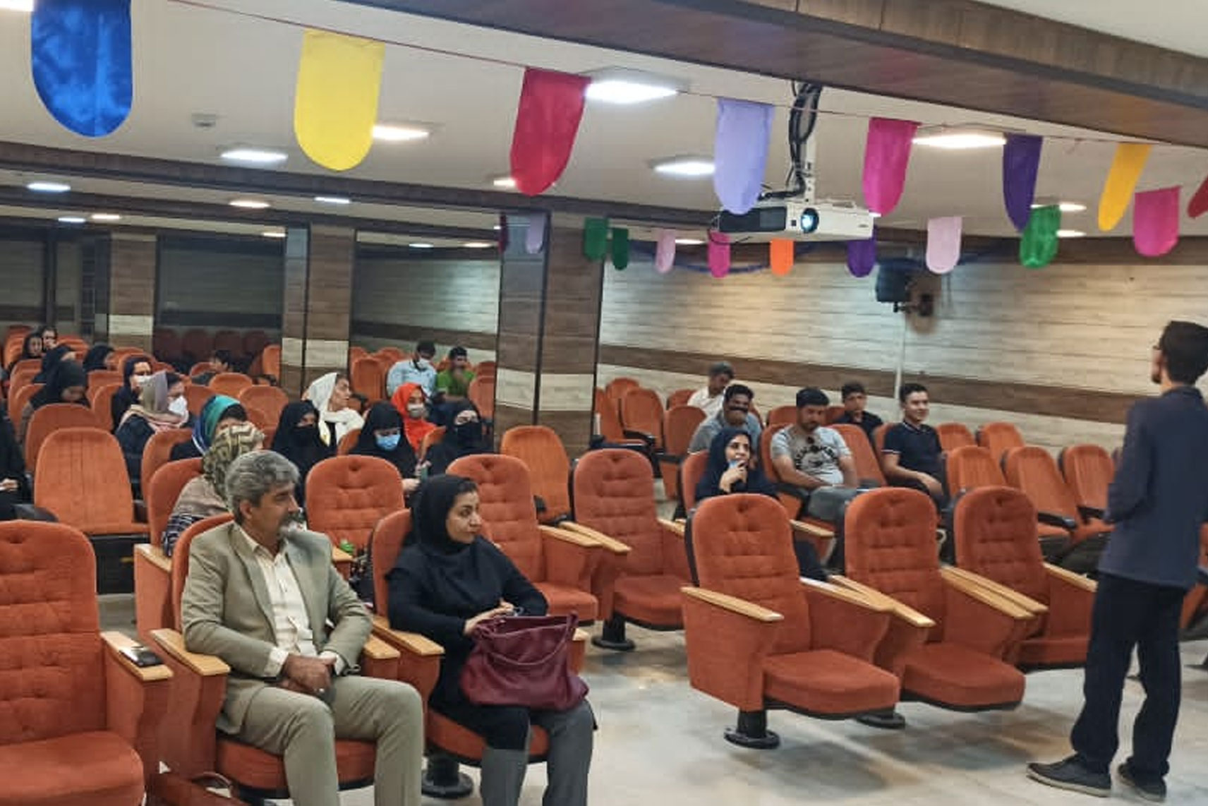 برگزاری همایش تخصصی فروش اینترنتی صنایع‌دستی در نجف‌آباد