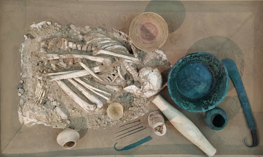 گورنهاده‌های خاتون 6هزار ساله چگاسفلی به موزه شوش منتقل شدند