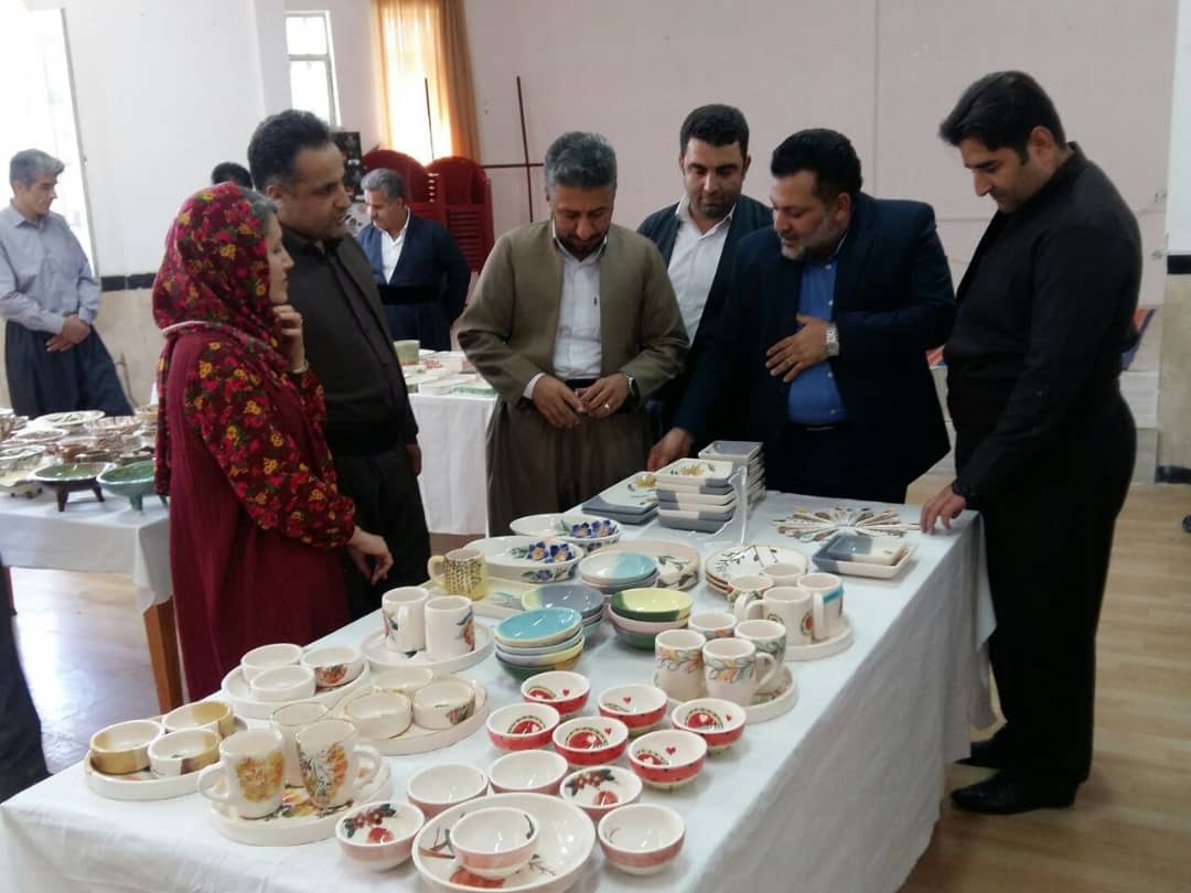 افتتاح نمایشگاه دست‌سازه‌های سفال و سرامیک در پاوه
