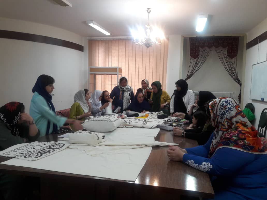 برگزاری کارگاه آموزشی سوزن‌دوزی شاهکوه در گرگان
