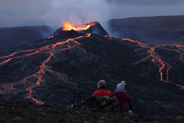 هجوم گردشگران برای دیدن فوران آتشفشانی در ایسلند
