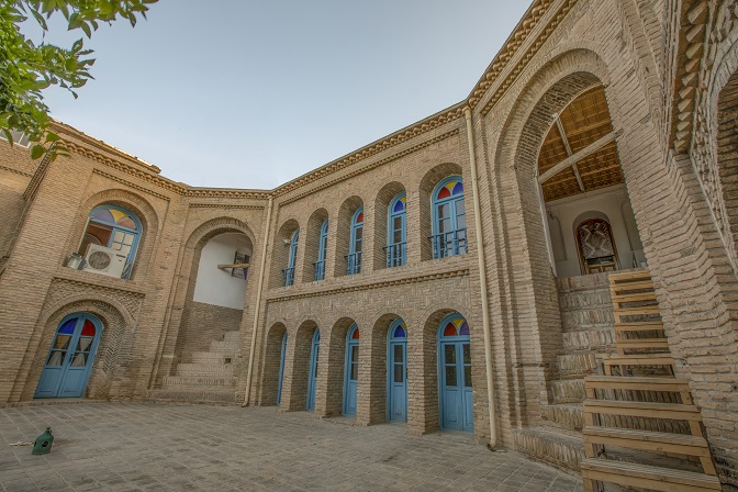 مرمت خانه تاریخی آخوند ابو در لرستان