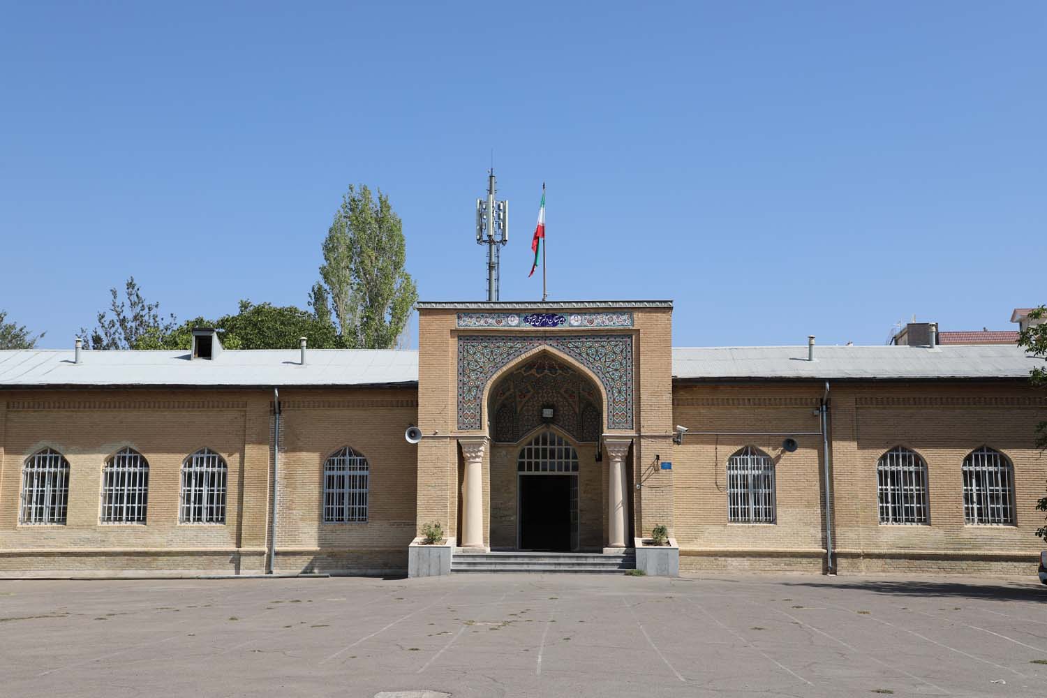 مدرسه تاریخی شریعتی زنجان