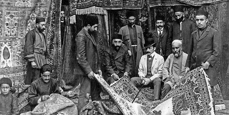 وضعیت فرش ایرانی در دوره قاجار/ کهنه نیست؛ فقط ۱۶ سال کار کرده!