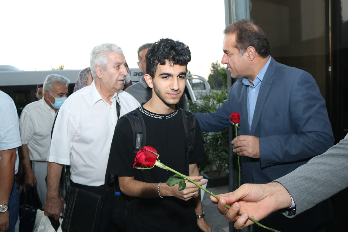 استقبال از مسافران فرودگاه شیراز به مناسبت هفته گردشگری