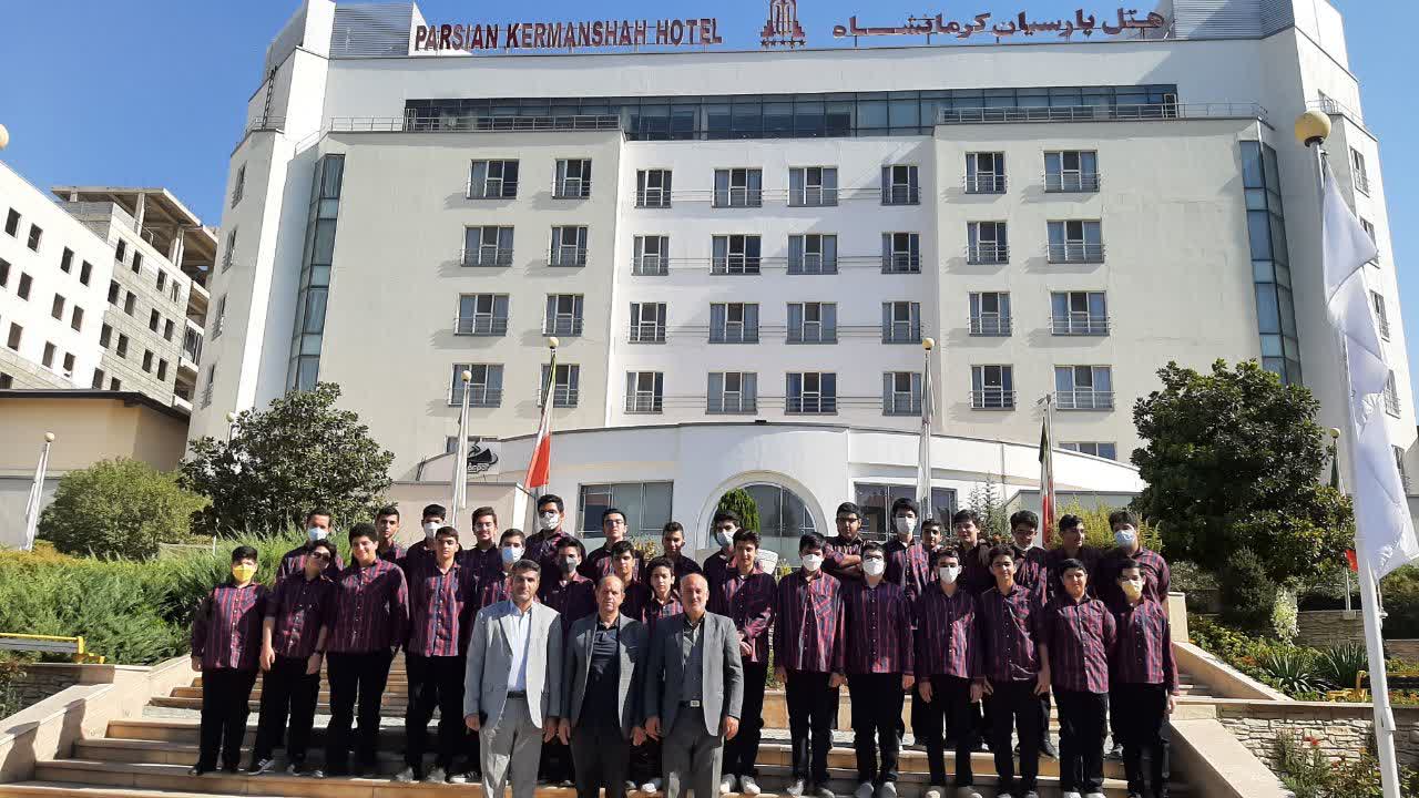 تور آشناسازی دانش‌آموزان کرمانشاهی با صنعت هتل‌داری برگزار شد