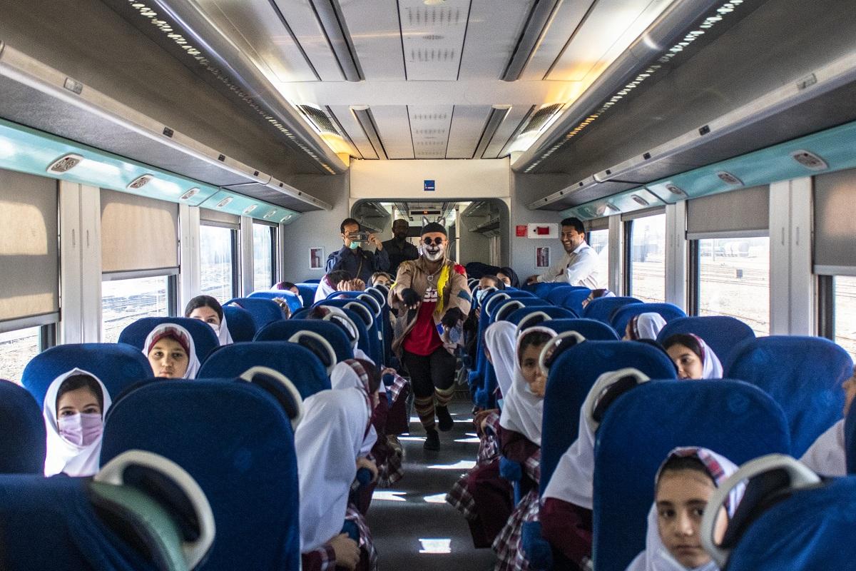 گشت آشناسازی کودکان با ظرفیت‌های ریلی خوزستان برگزار شد