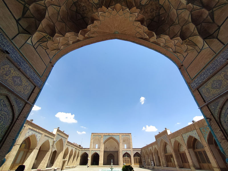مسجد جامع قم، تلفیقی از هنر و معرفت
