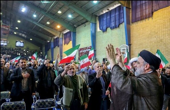 صادرات نفتی و غیر نفتی با وجود تحریم دشمن دچار وقفه نشد/ پیشرفت‌های ایران برای دیگر کشورها شگفت‌انگیز است