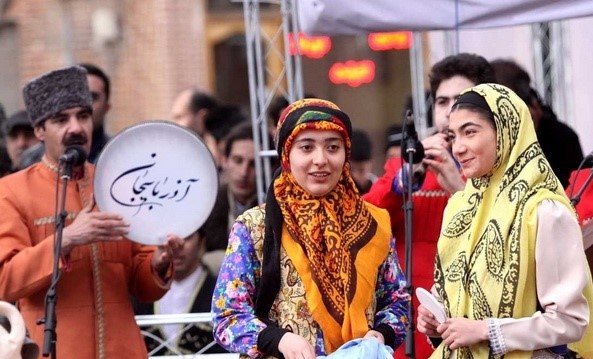 نگاه ویژه به آداب‌ورسوم آذربایجان شرقی در جشنواره تئاتر استانی در مرند