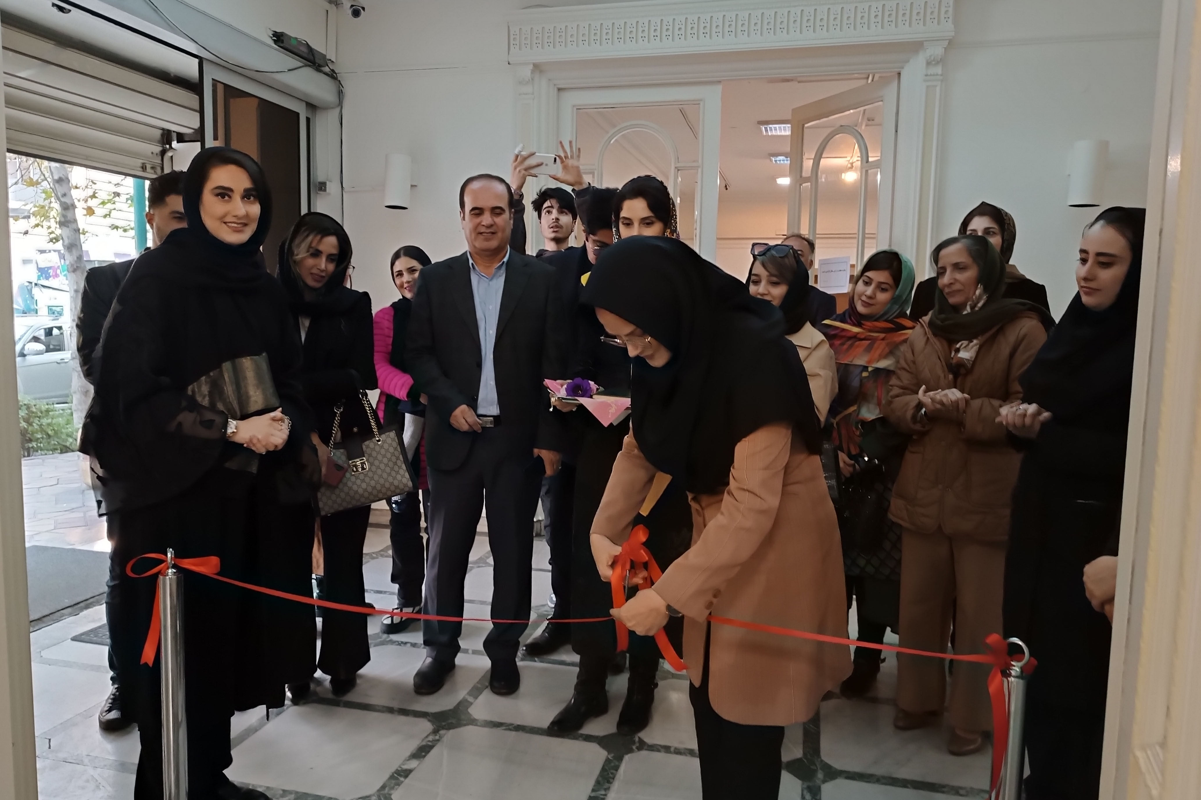 افتتاح نمایشگاه نقاشی‌خط در موزه رضاعباسی به نفع کودکان پروانه‌ای