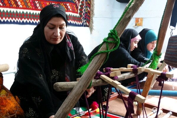 آموزش بیش از ۸۰ هنرجو صنایع‌دستی در شهرستان بویراحمد