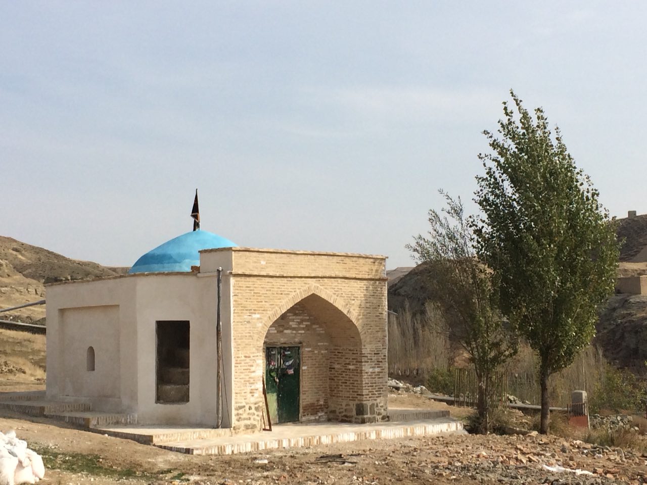 شاهزاده حمید بنایی با معماری سنتی در راز و جرگلان