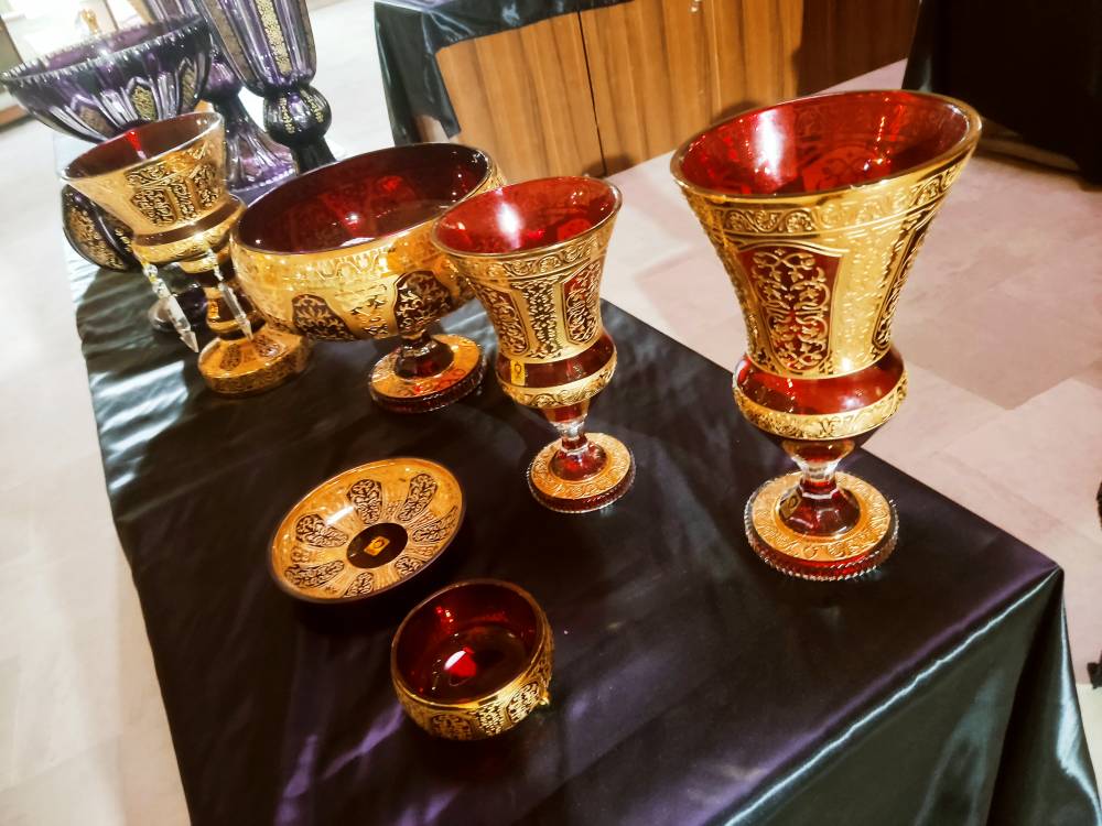 نمایشگاه ظروف تزئینی کریستال در وزارت میراث‌فرهنگی برگزار شد
