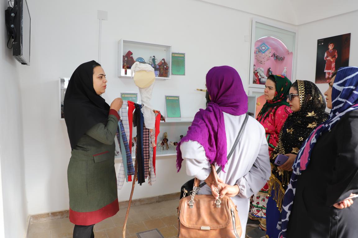 تور بیرجندگردی برای هنرمندان و صنعتگران شرکت‌کننده در پنجمین نمایشگاه سراسری صنایع‌دستی خراسان جنوبی برگزار شد