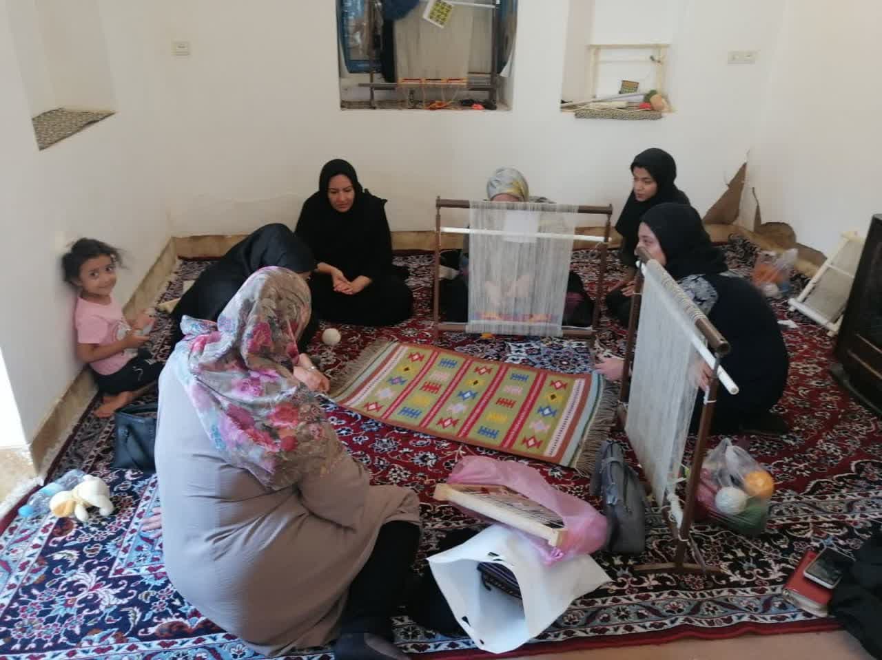 برگزاری دوره‌های آموزشی صنایع‌دستی در شهرستان بافق