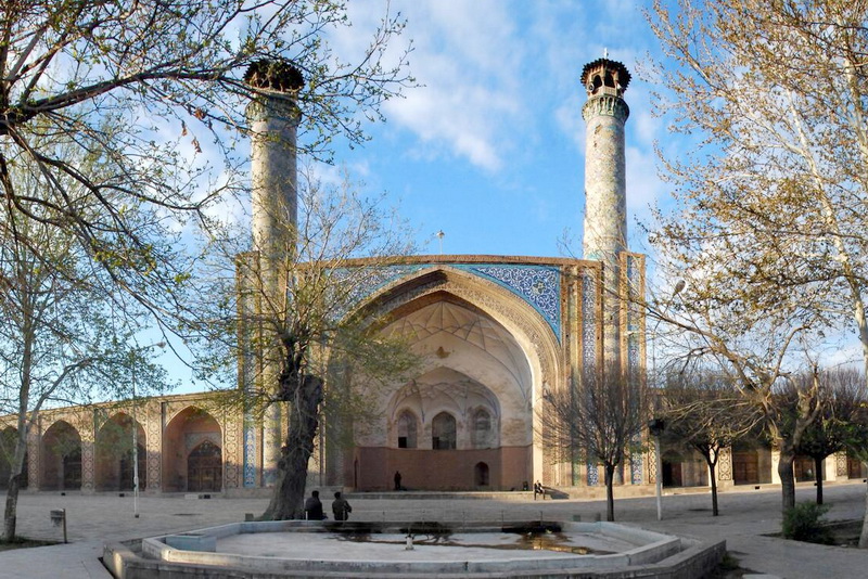 اجرای گمانه‌زنی با هدف شناسایی لایه‌های تاریخی در مسجد جامع عتیق قزوین