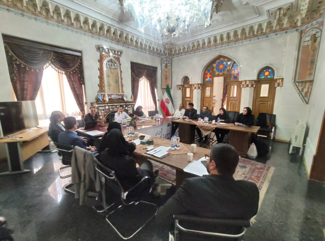 برگزاری نشست آموزش تخصصی صنایع‌دستی در عمارت تاریخی کوشک