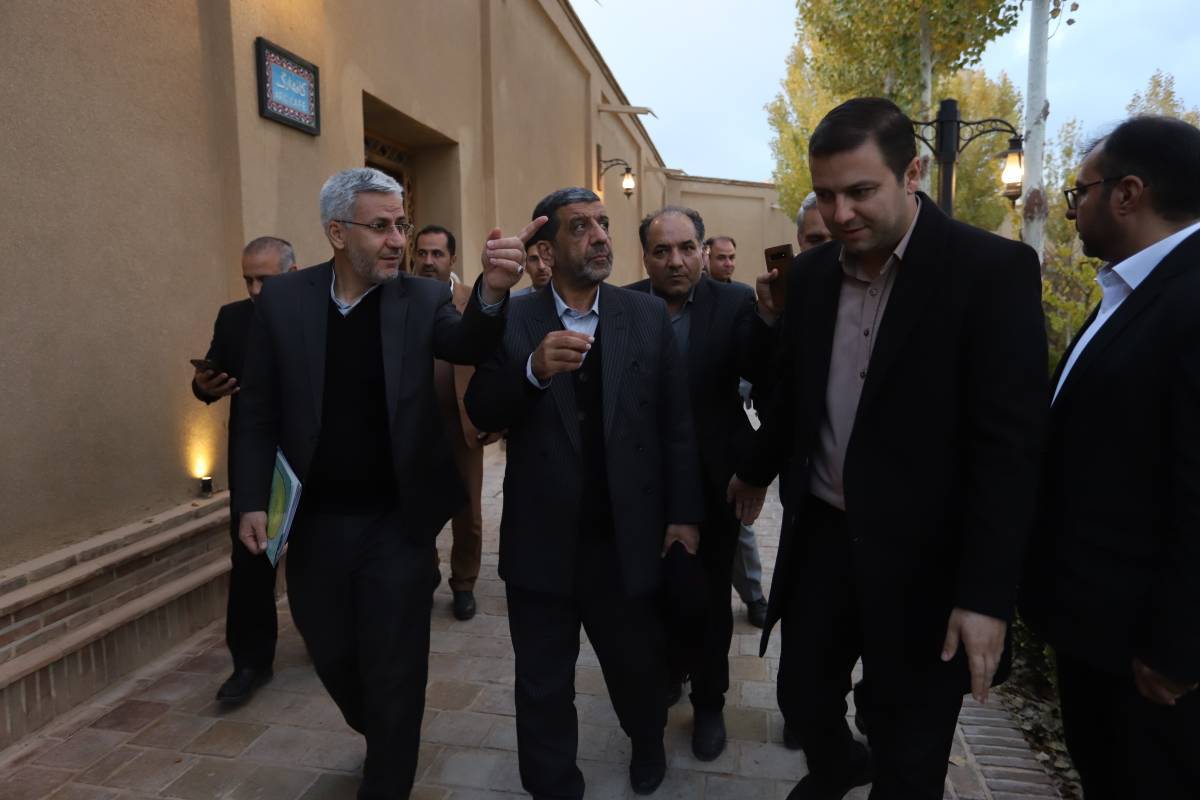 بازدید وزیر میراث فرهنگی از ارگ تاریخی میشیجان خمین