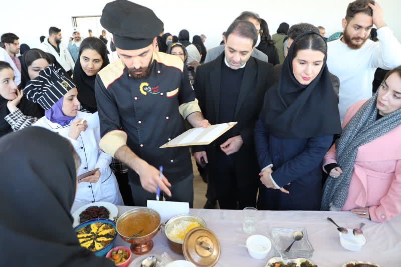 چهارمین جشنواره غذاهای بومی و محلی دانشجویی زنجان برگزار شد
