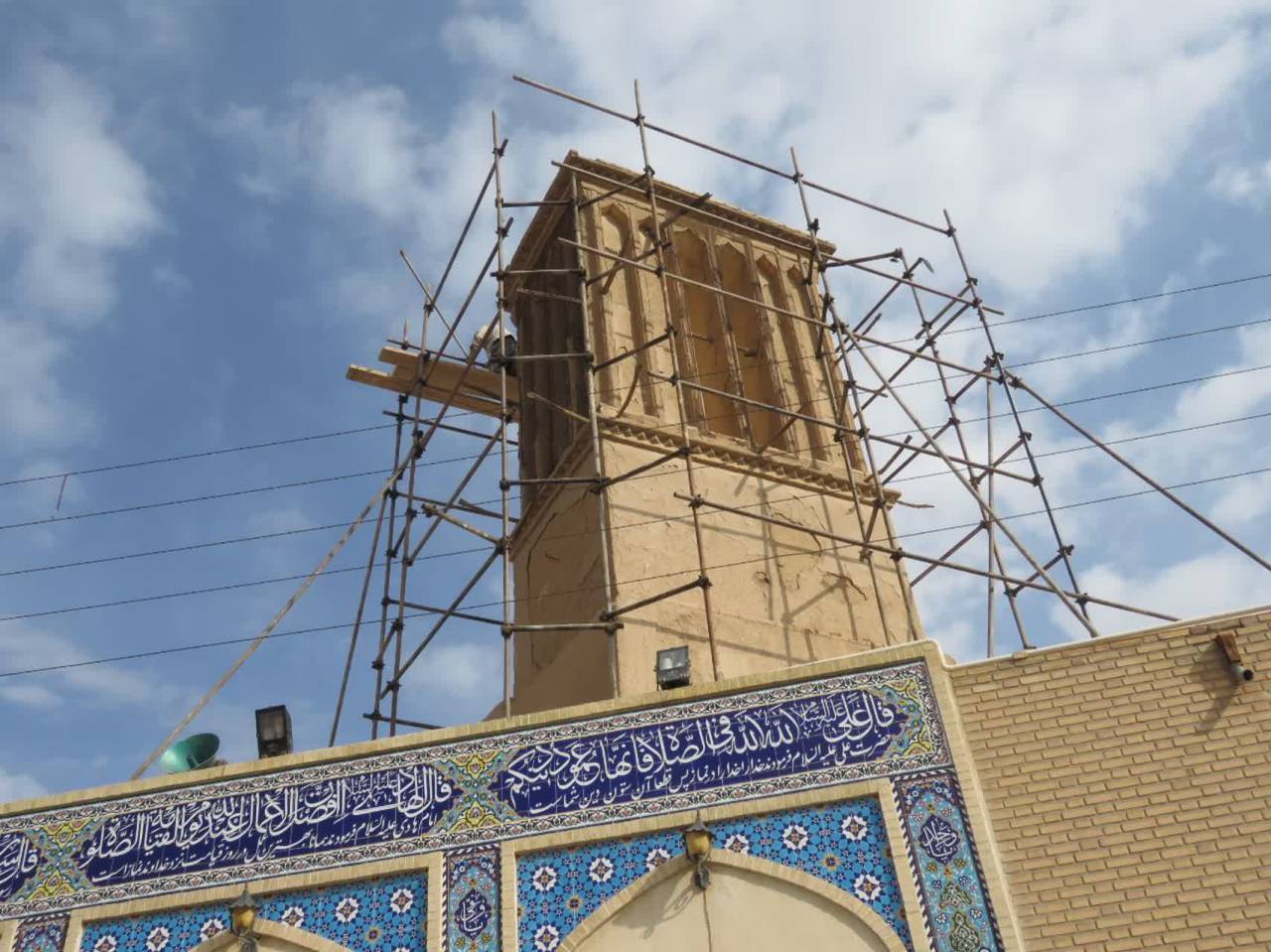 آغاز مرمت بادگیر مسجد تاریخی الرحمن یزد