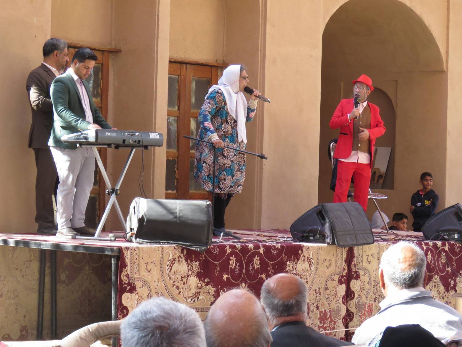 استقبال بی نظیر از سومین جشنواره فرهنگی و هنری قرمه در مهریز