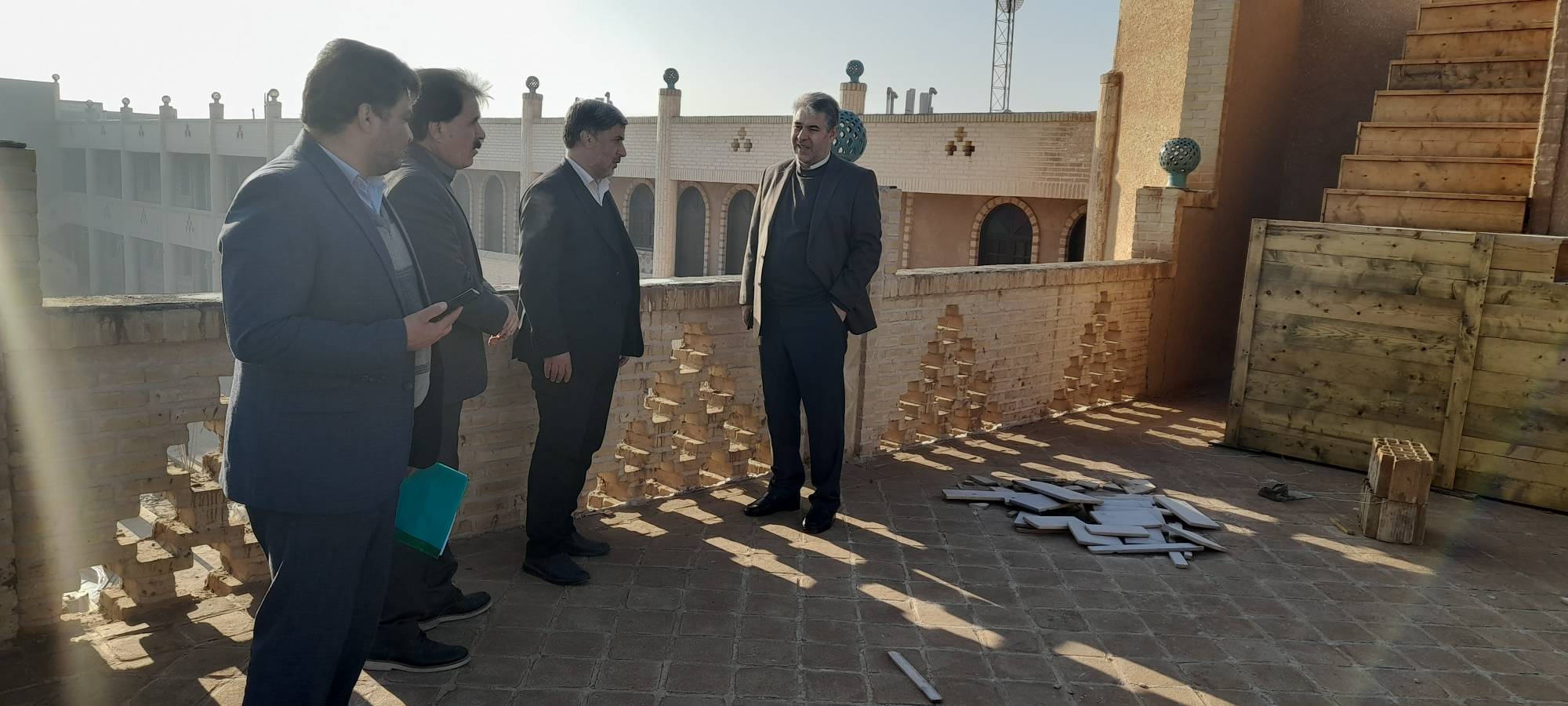 بازدید مدیرکل دفتر تسهیلات و کارآفرینی وزارت میراث‌فرهنگی از یک هتل در یزد