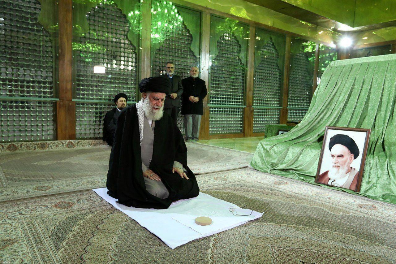 حضور رهبر انقلاب در حرم امام خمینی(ره) و گلزار شهدای بهشت زهرا