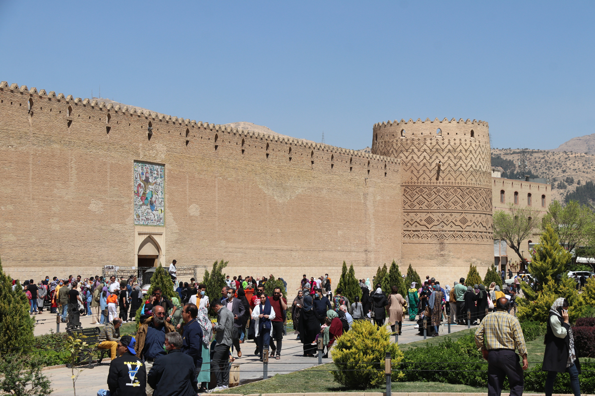 17 کمیته برای ارائه خدمات به زائران و مسافران نوروز 1402 در استان فارس تشکیل شد