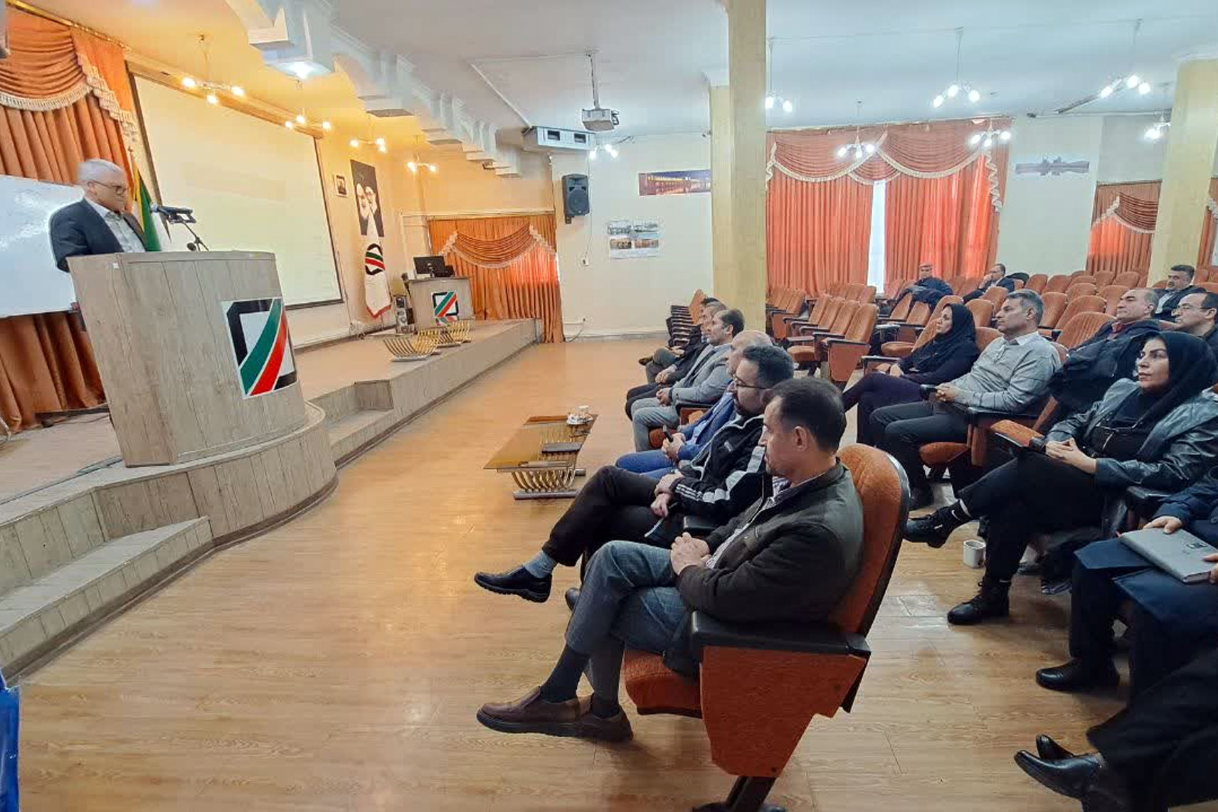 برگزاری کارگاه آموزشی ارزیابی مصنوعات دستی در اصفهان