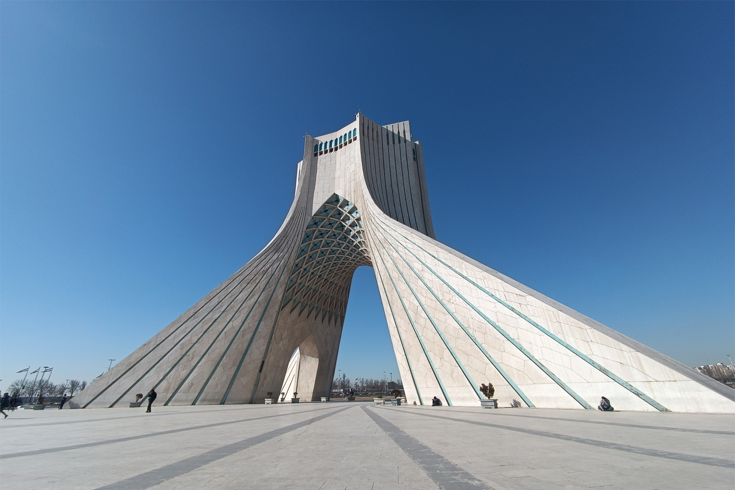 برج آزادی، نماد هنر و زیبایی