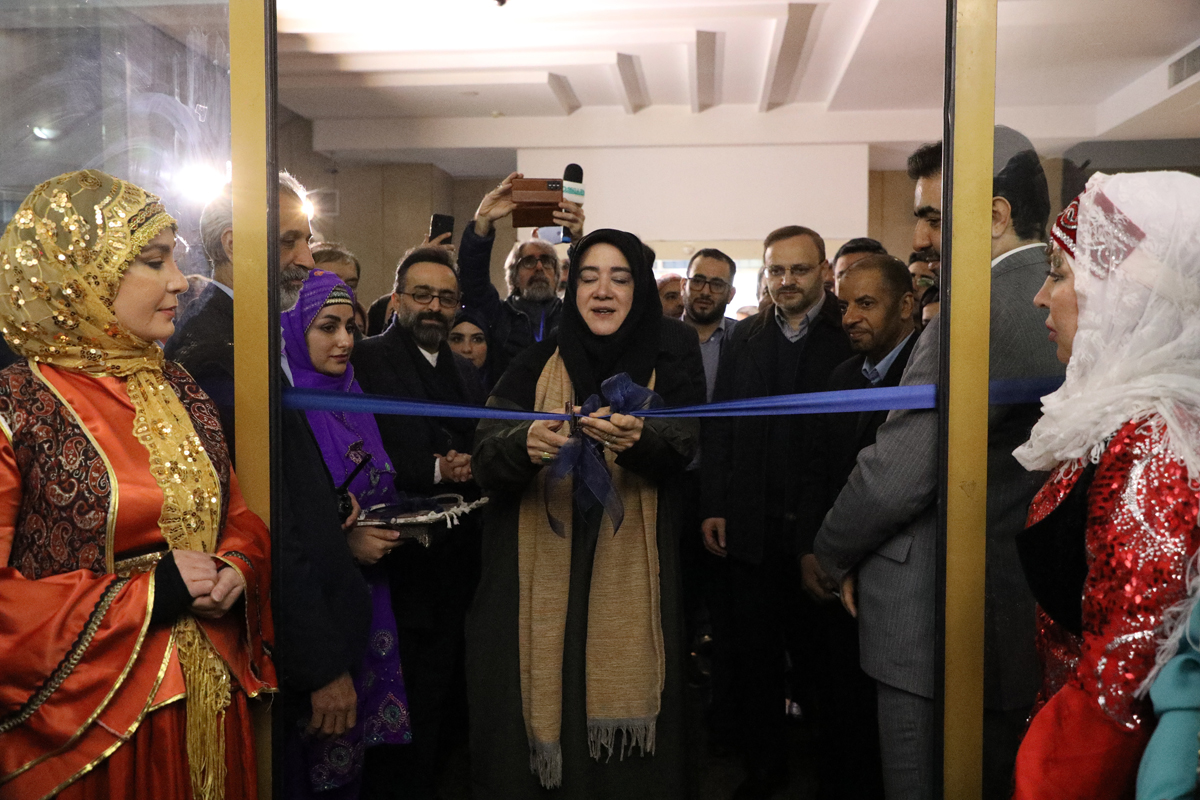 افتتاح نمایشگاه آثار هفتمین جشنواره بین‌المللی صنایع‌دستی و هنرهای سنتی فجر