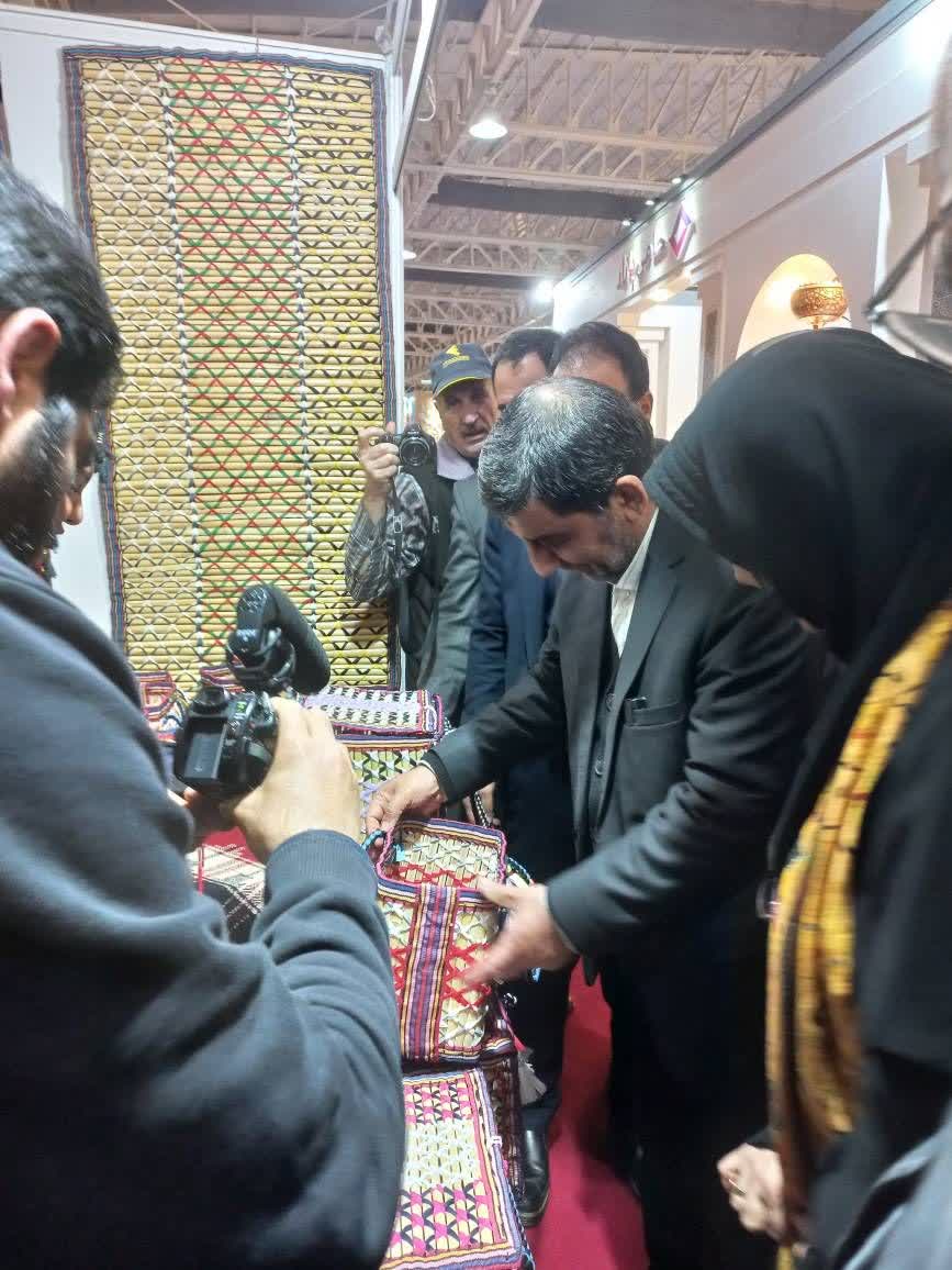 بازدید وزیر میراث‌فرهنگی از غرفه استان ایلام در نمایشگاه بین‌المللی گردشگری تهران