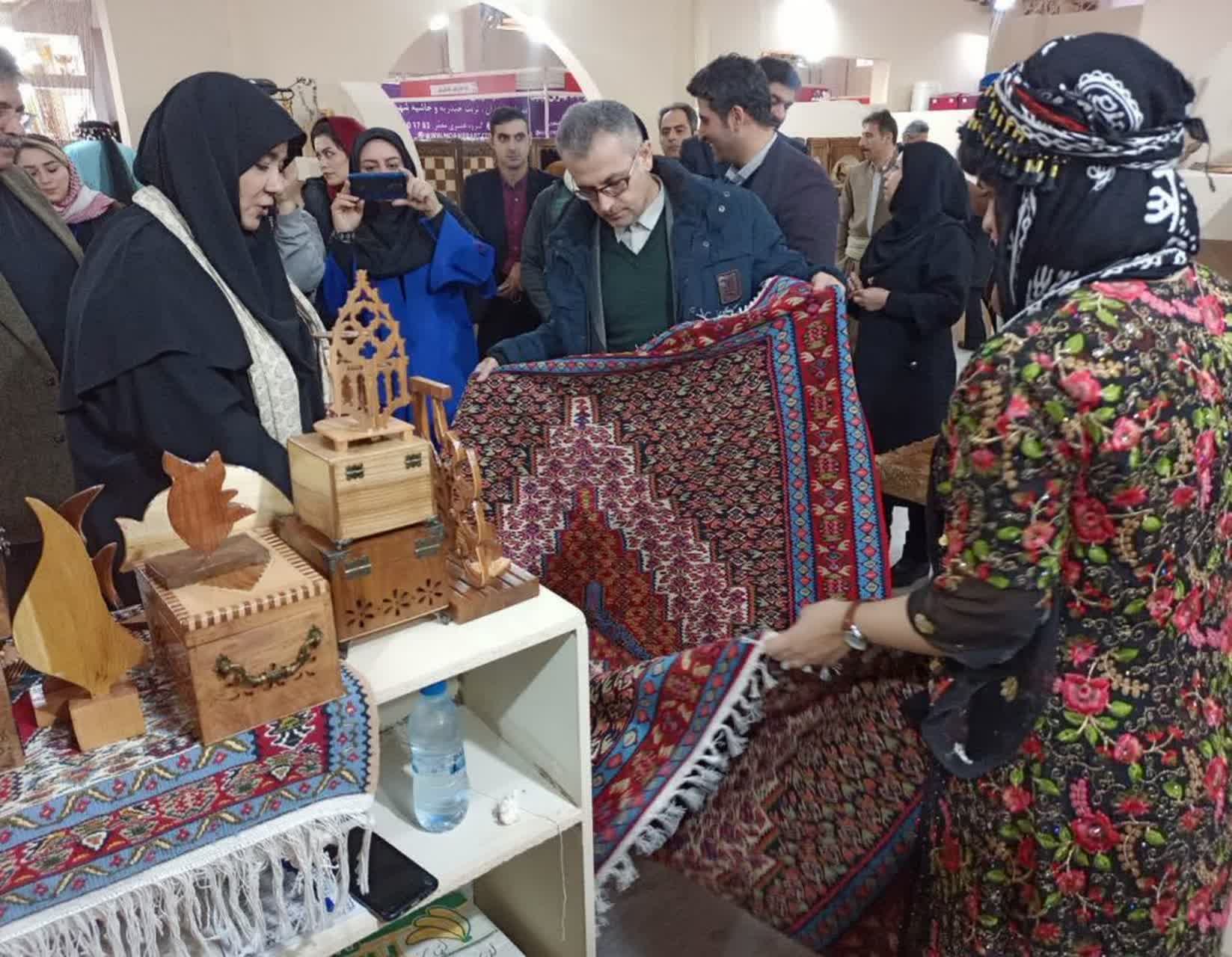 کردستان استانی پیشتاز در حوزه صنایع‌دستی است/ حمایت از هنرمندان صنایع‌دستی اقتصاد کشور را متحول می‌کند