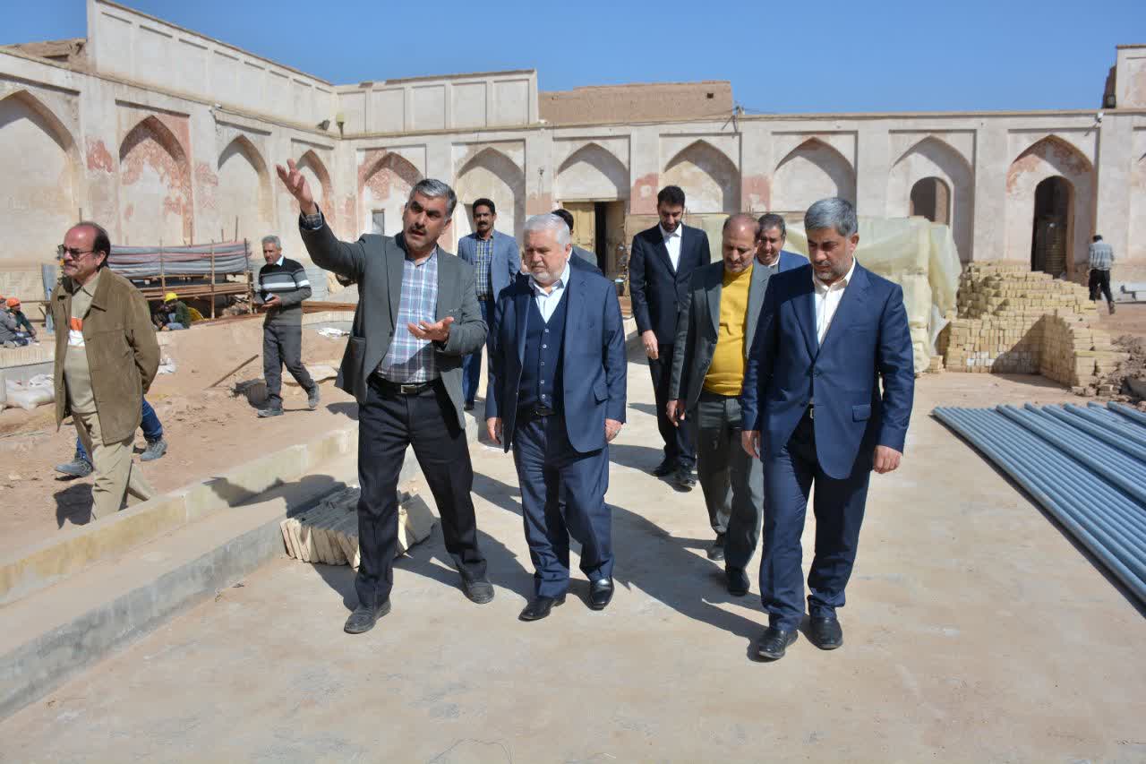 قائم‌مقام وزیر میراث‌فرهنگی از قنات جهانی زارچ و بافت تاریخی یزد بازدید کرد