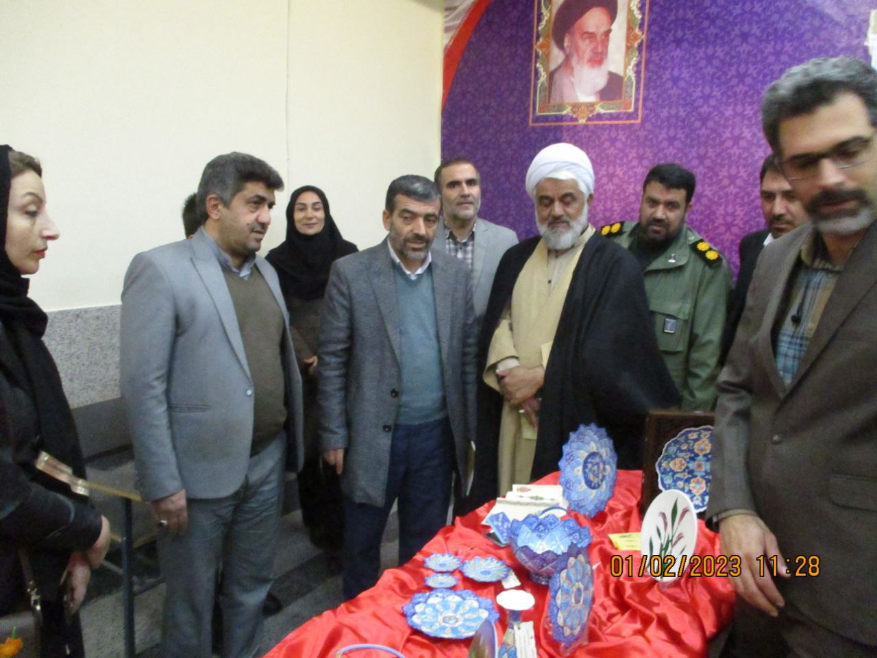 افتتاح نمایشگاه فرهنگی هنری فجر در زرندیه